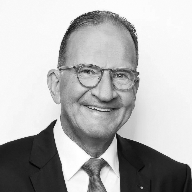 Dr. Robert Siegrist